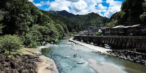 1,000ｍ超の標高差を活かす源流の村の観光資源  (熊野川水系北山川源流)